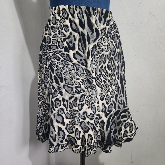 Snow Leopard Animal Print Skirt Double Ruffle Hem - Picture 5 of 7